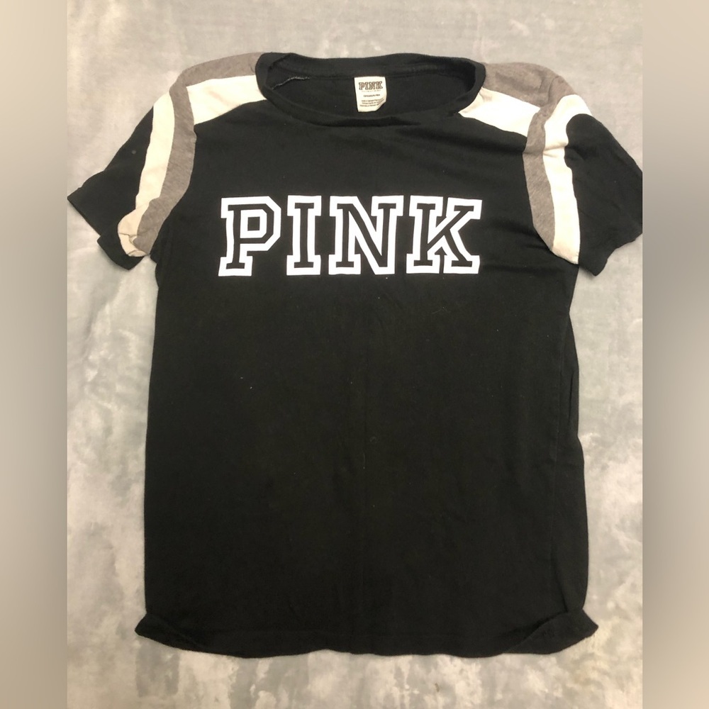 🌻VS Pink Shirt